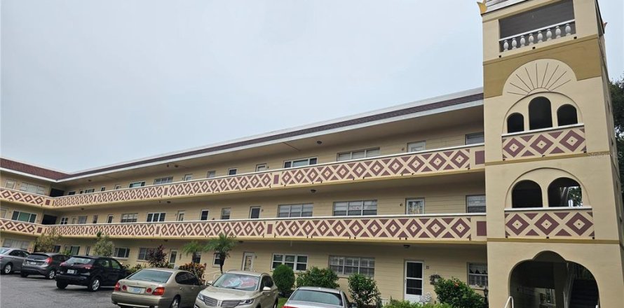 Condominio en Clearwater, Florida, 2 dormitorios № 1901799