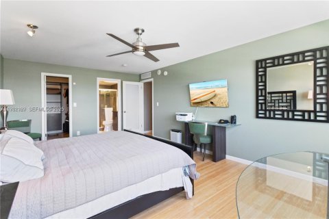 Condominio en alquiler en Fort Lauderdale, Florida, 2 dormitorios, 113.15 m2 № 1991090 - foto 3