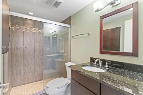 Condominio en alquiler en Fort Lauderdale, Florida, 2 dormitorios, 113.15 m2 № 1991090 - foto 5