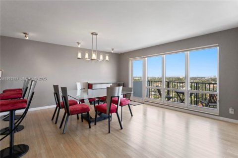 Condominio en alquiler en Fort Lauderdale, Florida, 2 dormitorios, 113.15 m2 № 1991090 - foto 25