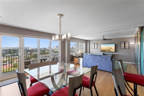 Condominio en alquiler en Fort Lauderdale, Florida, 2 dormitorios, 113.15 m2 № 1991090 - foto 23