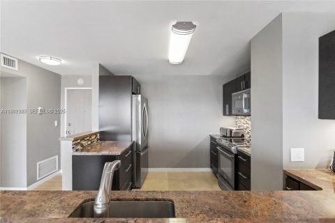 Condominio en alquiler en Fort Lauderdale, Florida, 2 dormitorios, 113.15 m2 № 1991090 - foto 15