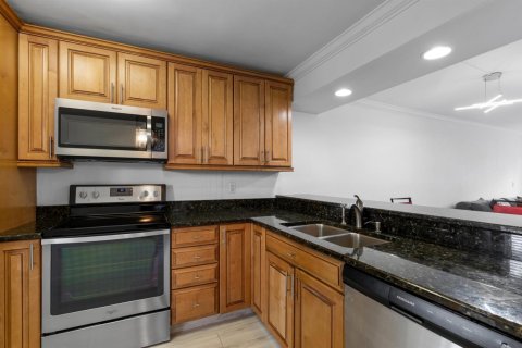 Condo in Boca Raton, Florida, 2 bedrooms  № 2393195 - photo 10