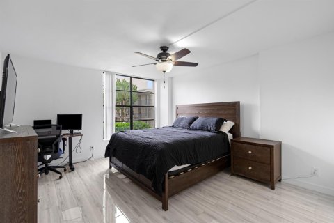 Condo in Boca Raton, Florida, 2 bedrooms  № 2393195 - photo 12