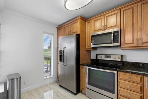 Condo in Boca Raton, Florida, 2 bedrooms  № 2393195 - photo 11