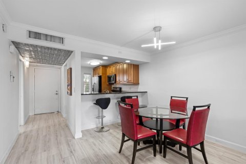 Condo in Boca Raton, Florida, 2 bedrooms  № 2393195 - photo 8