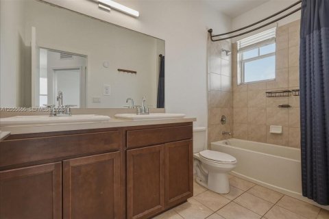 Villa ou maison à vendre à Homestead, Floride: 4 chambres, 268.86 m2 № 2244908 - photo 28