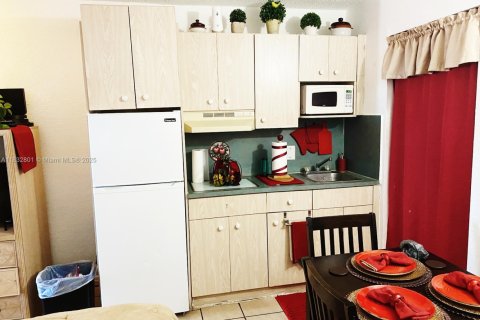 Condo in Davenport, Florida  № 1809463 - photo 4