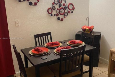 Condo in Davenport, Florida  № 1809463 - photo 5
