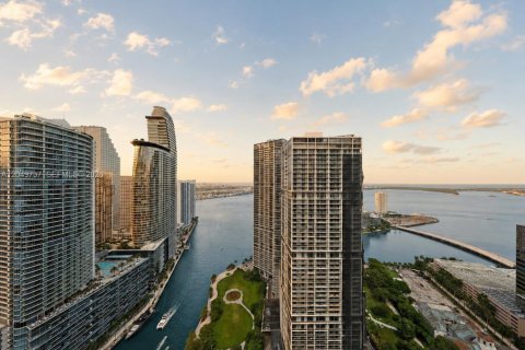 Condo à Miami, Floride, 3 chambres  № 2269142