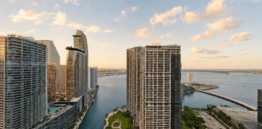 Condo à Miami, Floride, 3 chambres  № 2269142