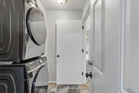 Casa en venta en Tampa, Florida, 4 dormitorios, 151.8 m2 № 2232025 - foto 30