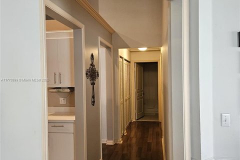 House in Tamarac, Florida 3 bedrooms, 160.16 sq.m. № 1863641 - photo 23