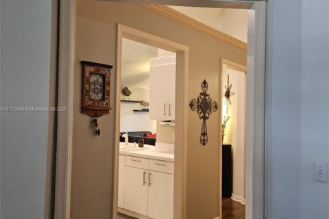 House in Tamarac, Florida 3 bedrooms, 160.16 sq.m. № 1863641 - photo 6