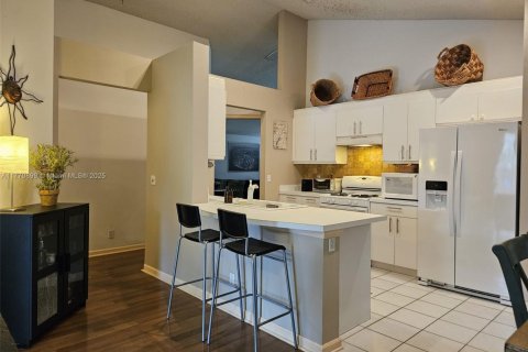 House in Tamarac, Florida 3 bedrooms, 160.16 sq.m. № 1863641 - photo 11