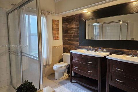 House in Tamarac, Florida 3 bedrooms, 160.16 sq.m. № 1863641 - photo 21