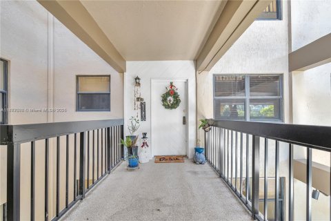 Copropriété à vendre à Miami, Floride: 2 chambres, 132.66 m2 № 1924326 - photo 19