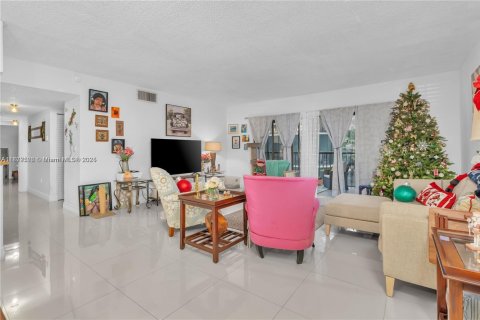 Copropriété à vendre à Miami, Floride: 2 chambres, 132.66 m2 № 1924326 - photo 16
