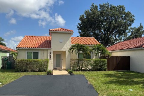 House in Miami, Florida 2 bedrooms, 118.26 sq.m. № 2168070 - photo 28