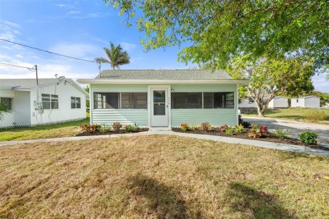 Casa en venta en Punta Gorda, Florida, 3 dormitorios, 100.33 m2 № 1609349 - foto 1