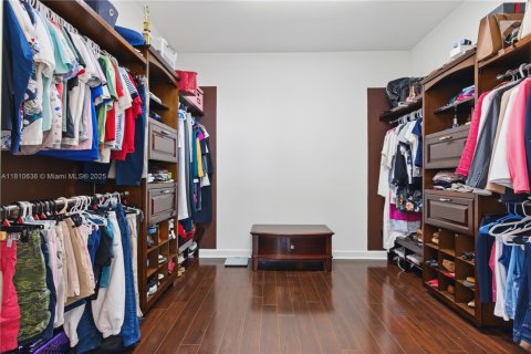 Casa en venta en Hialeah, Florida, 4 dormitorios, 245.45 m2 № 1874532 - foto 17