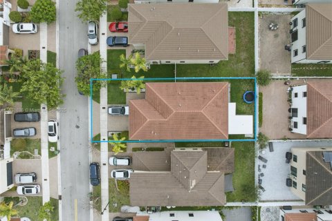 Casa en venta en Hialeah, Florida, 4 dormitorios, 245.45 m2 № 1874532 - foto 30