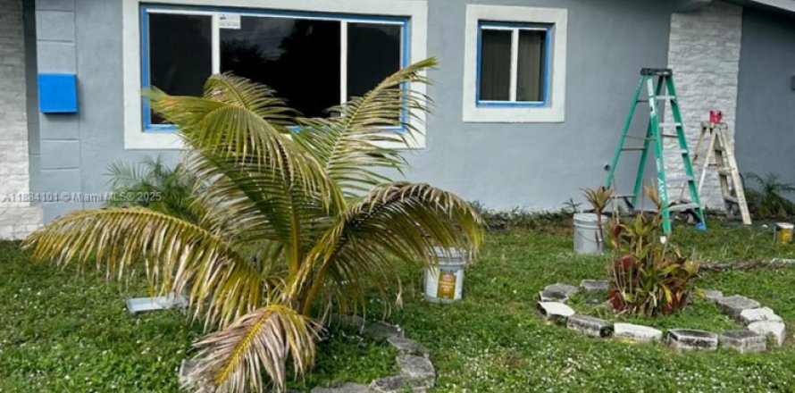 Casa en Miami Gardens, Florida 3 dormitorios, 119.66 m2 № 1930619