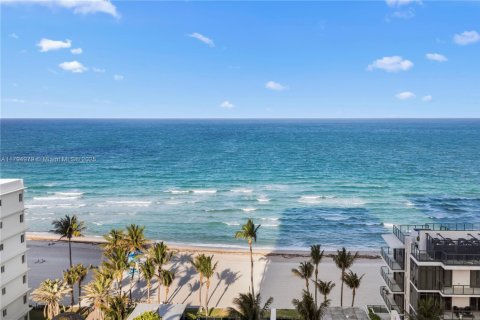 Condominio en venta en Hollywood, Florida, 2 dormitorios, 139.35 m2 № 1735859 - foto 10