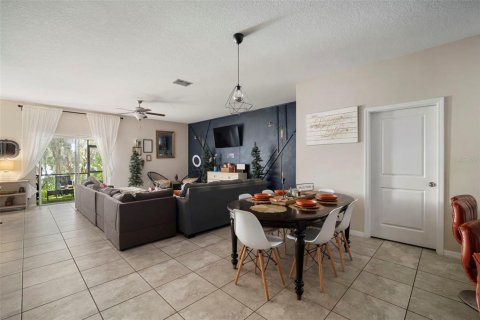 Townhouse in Riverview, Florida 3 bedrooms, 179.12 sq.m. № 2213797 - photo 11