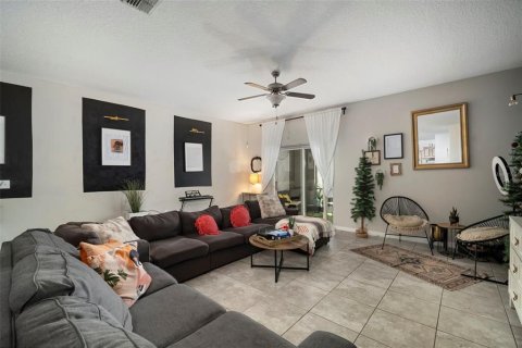 Townhouse in Riverview, Florida 3 bedrooms, 179.12 sq.m. № 2213797 - photo 7