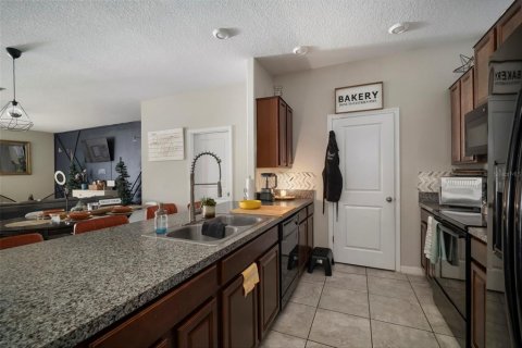 Townhouse in Riverview, Florida 3 bedrooms, 179.12 sq.m. № 2213797 - photo 13