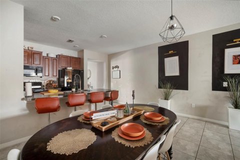 Townhouse in Riverview, Florida 3 bedrooms, 179.12 sq.m. № 2213797 - photo 10