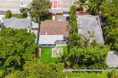 Villa ou maison à vendre à Miami, Floride: 2 chambres, 110.74 m2 № 2001371 - photo 24