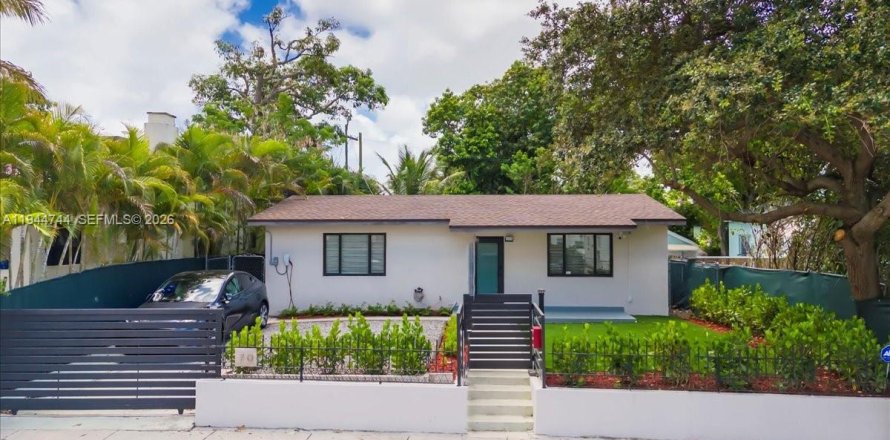 Villa ou maison à Miami, Floride 2 chambres, 110.74 m2 № 2001371