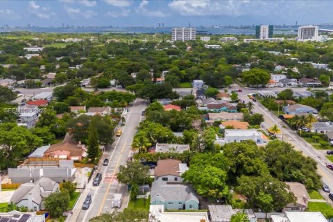 Villa ou maison à vendre à Miami, Floride: 2 chambres, 110.74 m2 № 2001371 - photo 26
