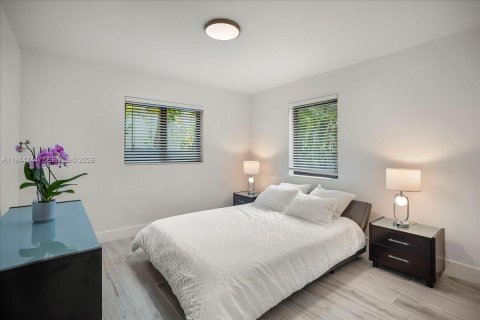 Villa ou maison à vendre à Miami, Floride: 2 chambres, 110.74 m2 № 2001371 - photo 18