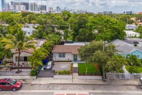 Villa ou maison à vendre à Miami, Floride: 2 chambres, 110.74 m2 № 2001371 - photo 25
