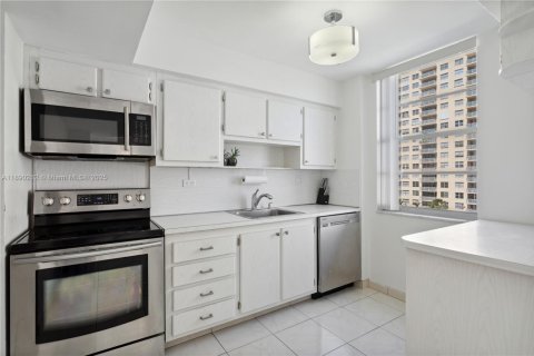 Condominio en venta en Sunny Isles Beach, Florida, 2 dormitorios, 143.44 m2 № 1948612 - foto 6
