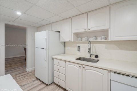 Condominio en venta en Hollywood, Florida, 1 dormitorio, 84.08 m2 № 1741744 - foto 19