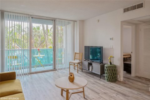 Condominio en venta en Hollywood, Florida, 1 dormitorio, 84.08 m2 № 1741744 - foto 2