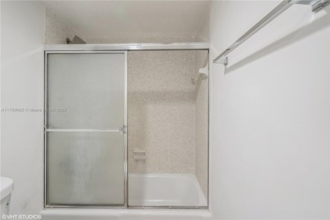 Condominio en venta en Hollywood, Florida, 1 dormitorio, 84.08 m2 № 1741744 - foto 15