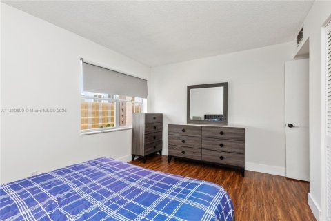 Condominio en venta en Hallandale Beach, Florida, 2 dormitorios, 139.35 m2 № 1777724 - foto 21