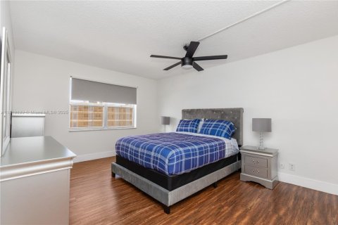 Condominio en venta en Hallandale Beach, Florida, 2 dormitorios, 139.35 m2 № 1777724 - foto 22