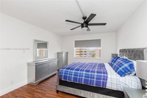 Condominio en venta en Hallandale Beach, Florida, 2 dormitorios, 139.35 m2 № 1777724 - foto 23