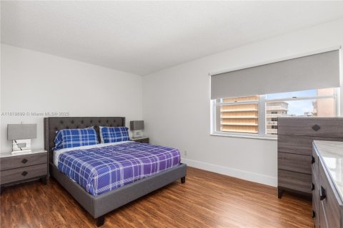 Condominio en venta en Hallandale Beach, Florida, 2 dormitorios, 139.35 m2 № 1777724 - foto 20