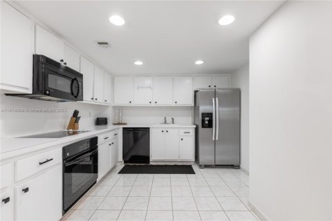 Condominio en venta en Hallandale Beach, Florida, 2 dormitorios, 139.35 m2 № 1777724 - foto 29