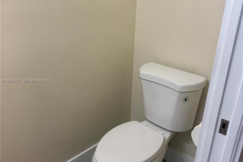 Touwnhouse à vendre à Doral, Floride: 2 chambres, 123.37 m2 № 2006797 - photo 12
