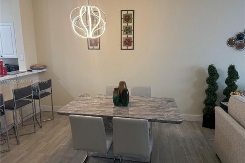 Touwnhouse à vendre à Doral, Floride: 2 chambres, 123.37 m2 № 2006797 - photo 6