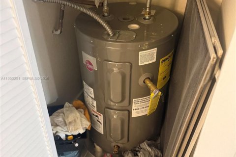 Touwnhouse à vendre à Doral, Floride: 2 chambres, 123.37 m2 № 2006797 - photo 14