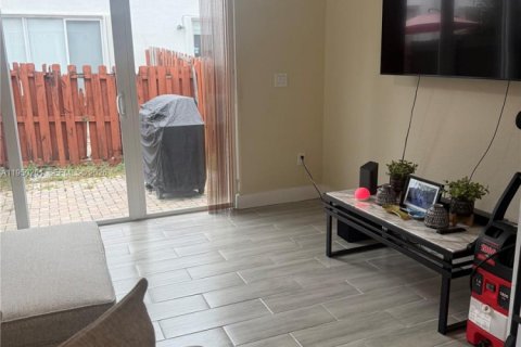 Touwnhouse à vendre à Doral, Floride: 2 chambres, 123.37 m2 № 2006797 - photo 8